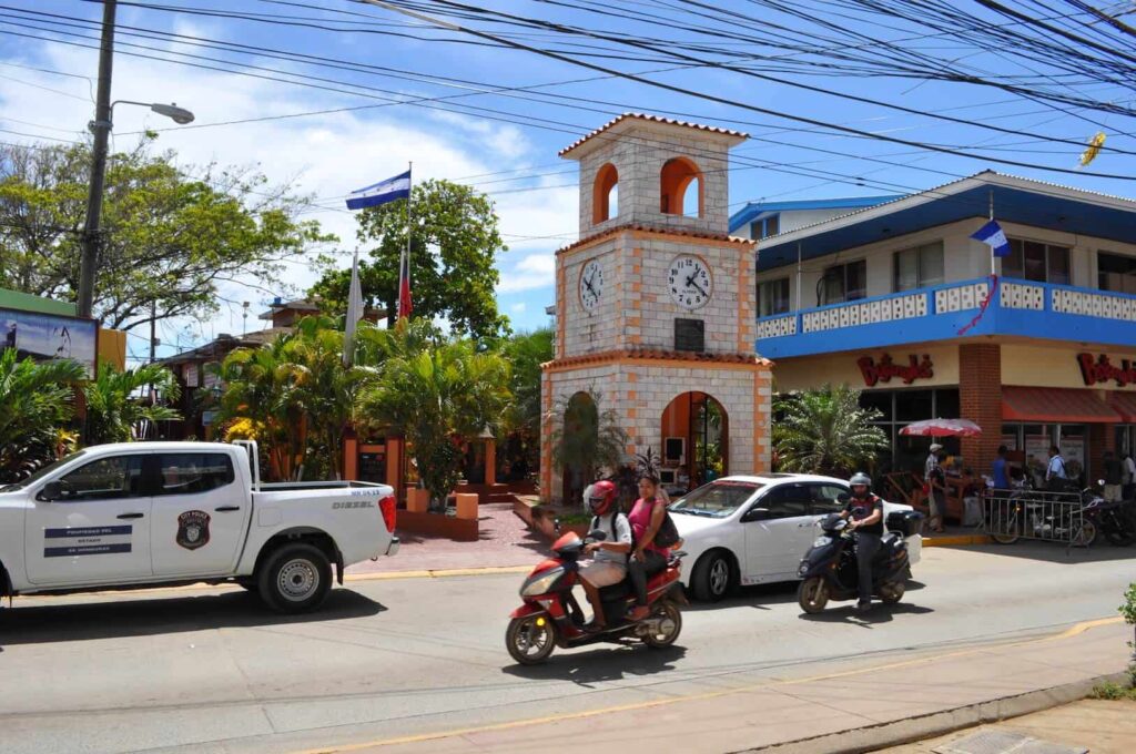 Classic Roatan Tour